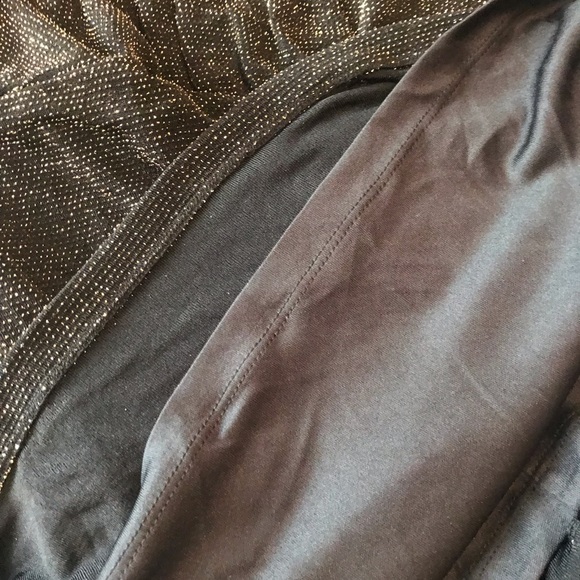 Jessica metallic gold black v-neck dress - Picture 6 of 7